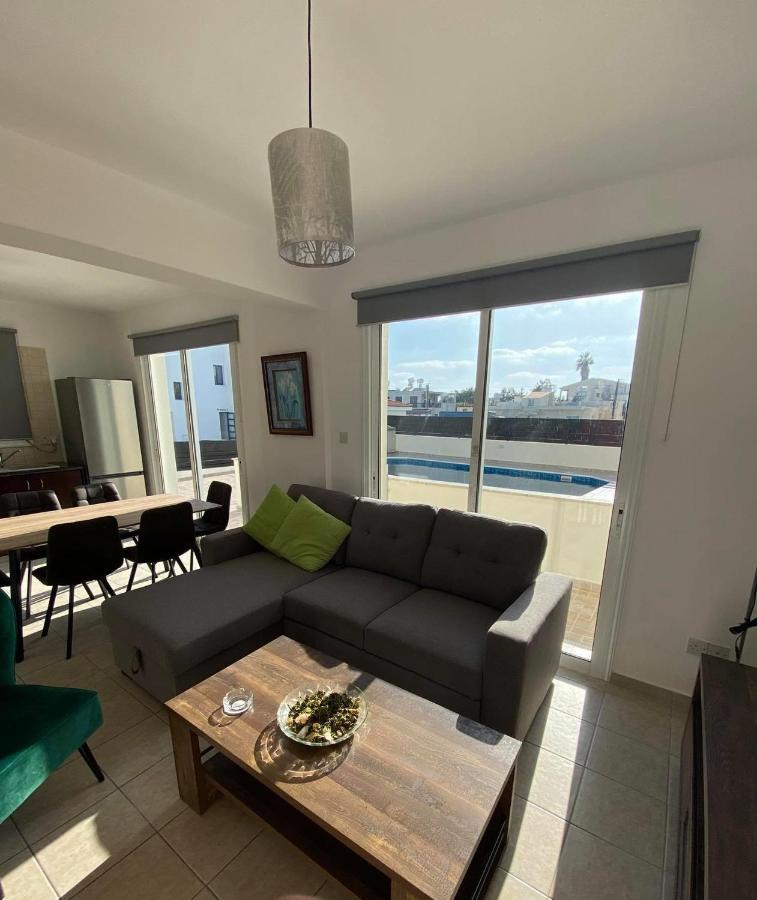 Cosy Apartment In Kato Paphos With Pool Access Exterior photo