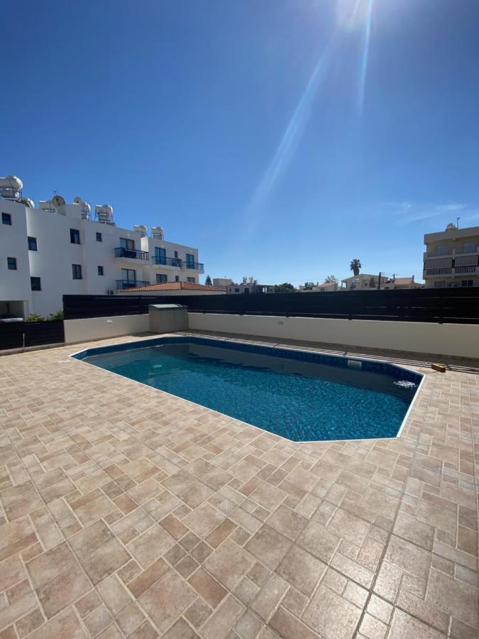 Cosy Apartment In Kato Paphos With Pool Access Exterior photo