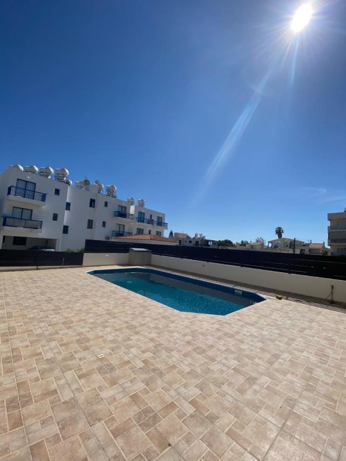 Cosy Apartment In Kato Paphos With Pool Access Exterior photo